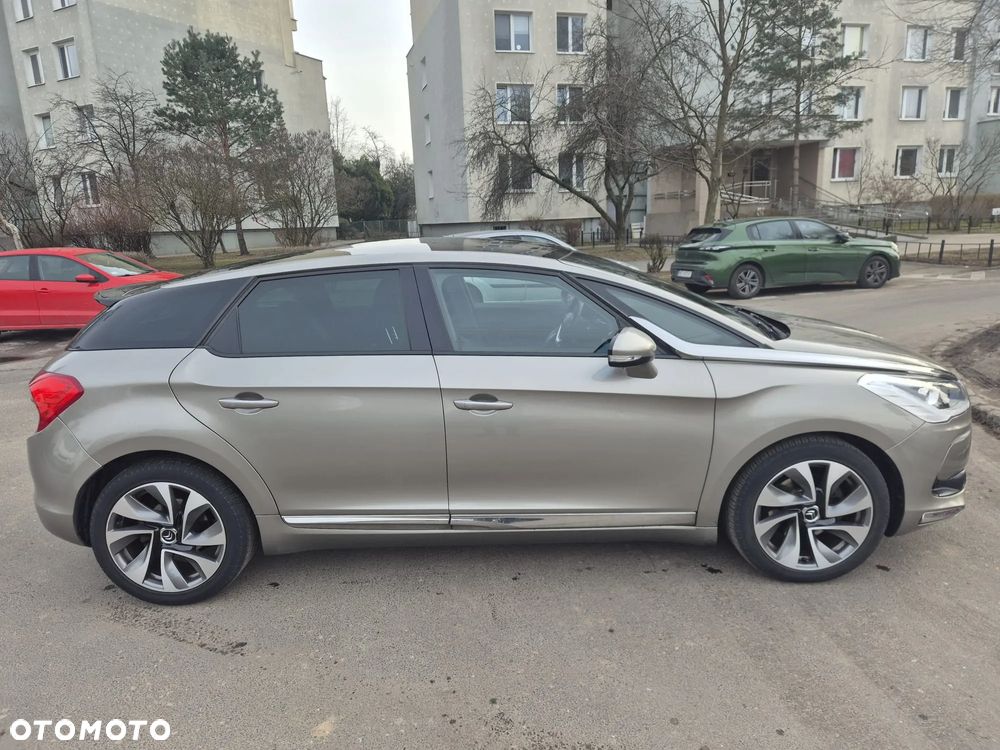 Citroën DS5 1.6 THP SoChic - 4