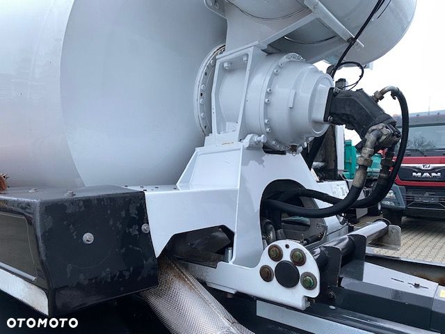 Mercedes-Benz Arocs 3240 8x4 Betonomieszrka Liebherr 9 m3  z Niemiec - 11