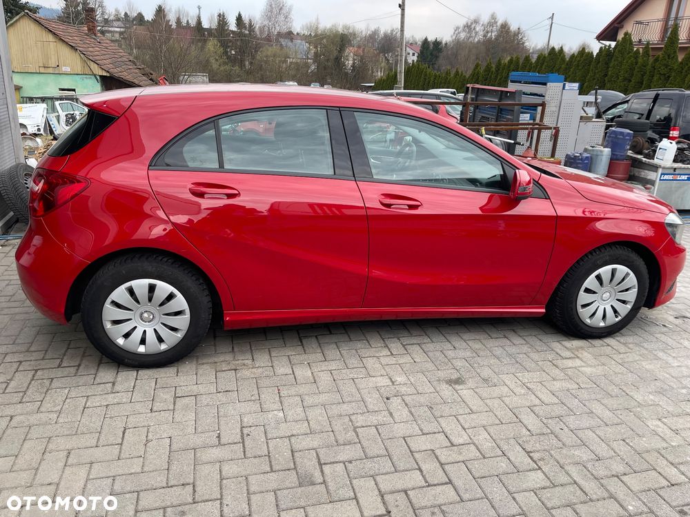 Mercedes-Benz Klasa A 180 (BlueEFFICIENCY) - 4