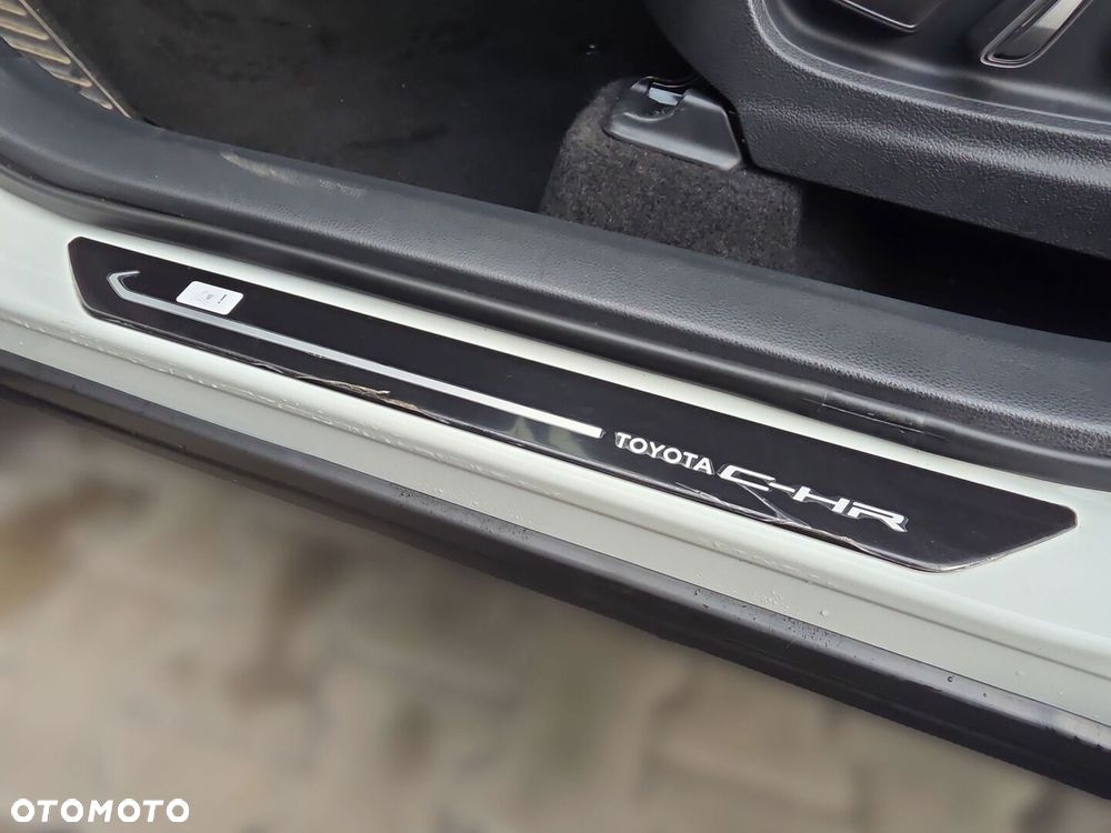 Toyota C-HR 2.0 PHEV Dynamic Force Executive - 27