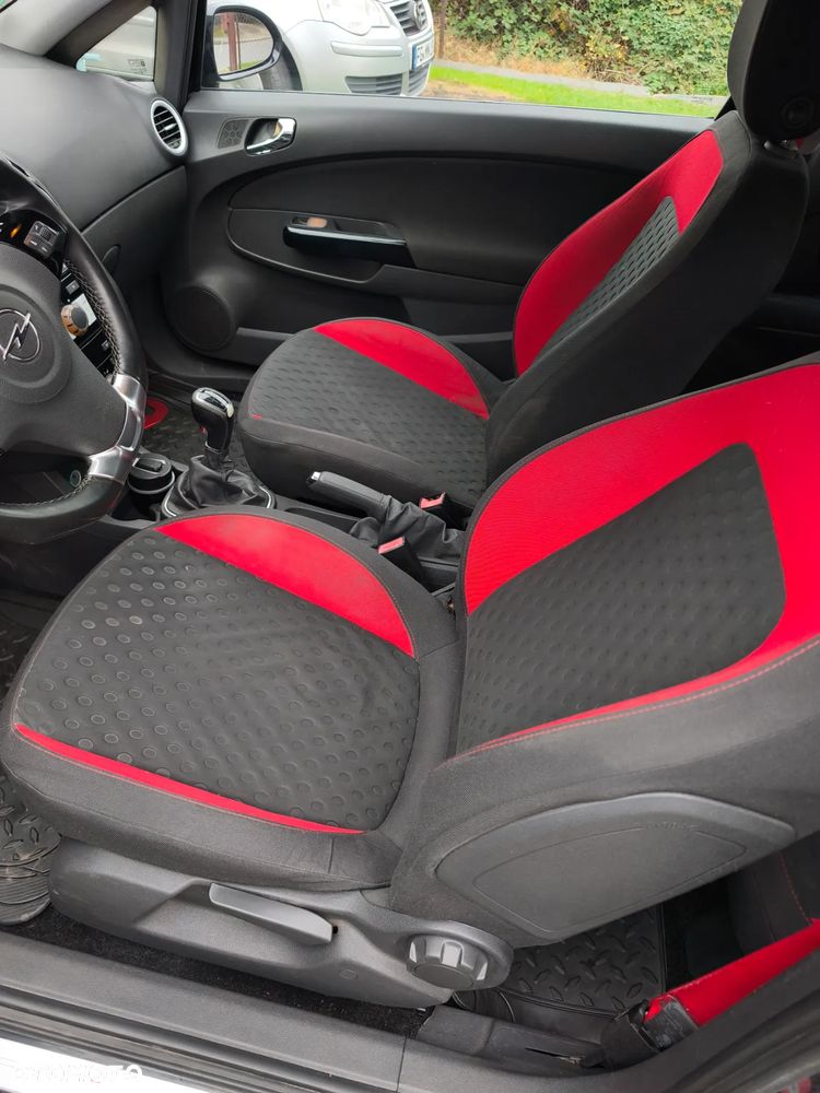 Opel Corsa 1.6 Turbo GSi - 11