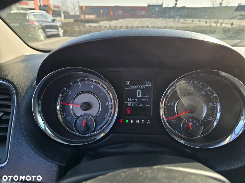 Chrysler Town & Country 3.6 Limited - 7