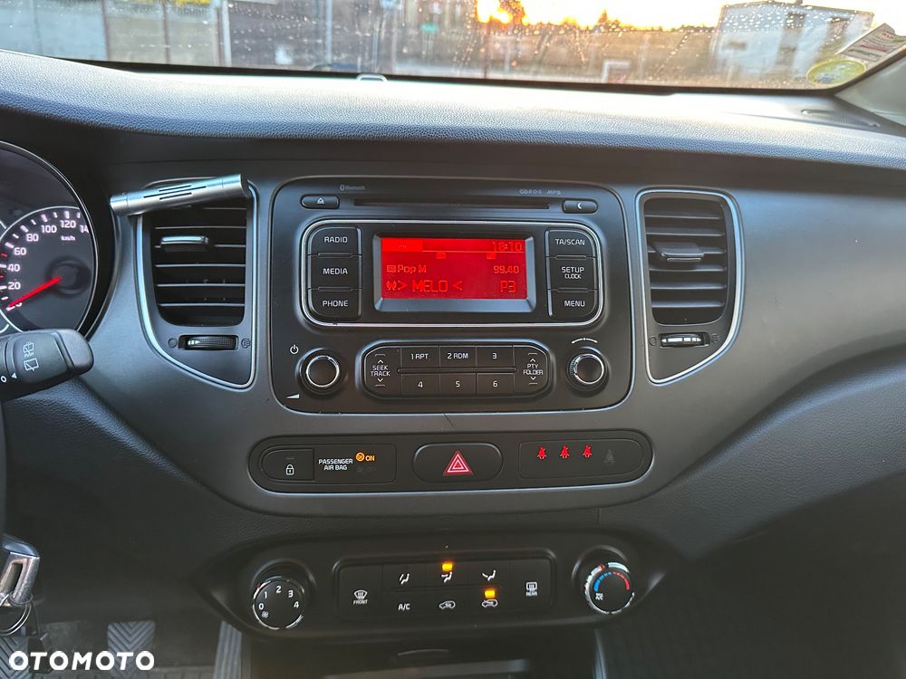 Kia Carens 1.7 CRDi Business Line 7os - 16