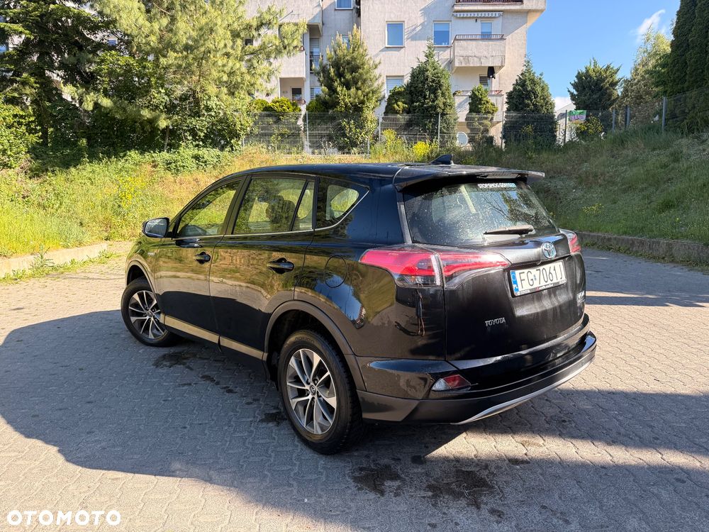 Toyota RAV4 - 10