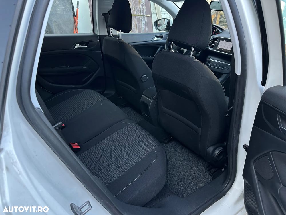 Peugeot 308 - 23