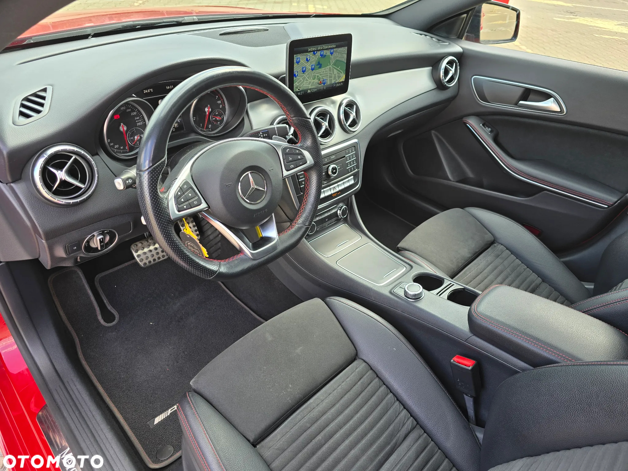 Mercedes-Benz CLA 180 7G-DCT AMG Line - 14