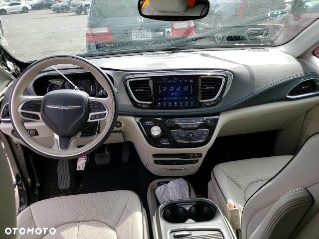 Chrysler Pacifica - 19