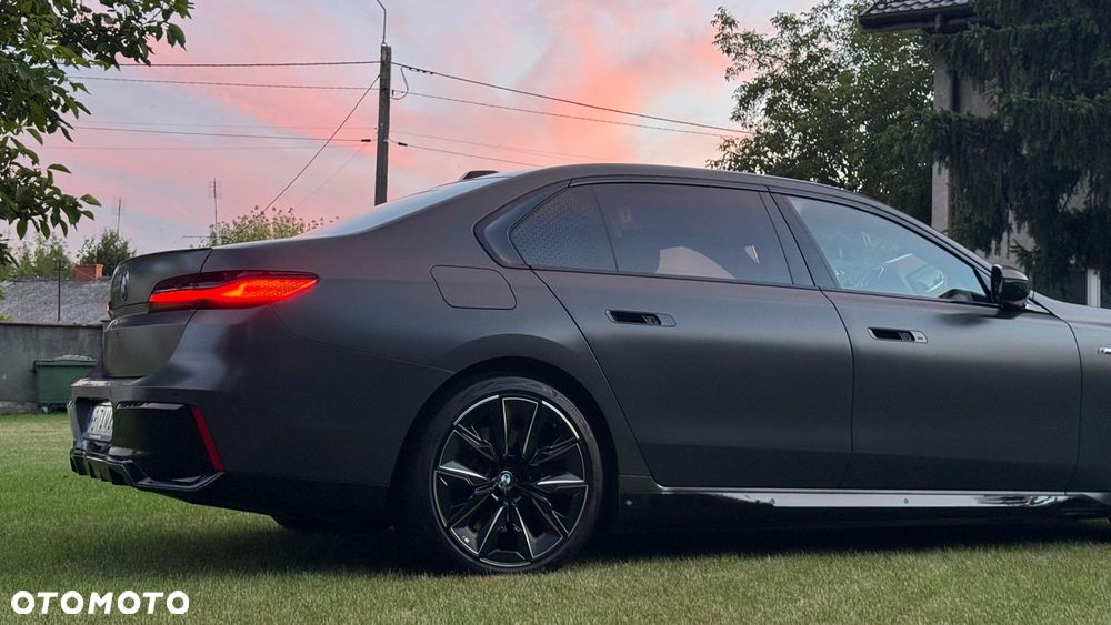 BMW Seria 7 750e PHEV xDrive Individual Edition sport - 10