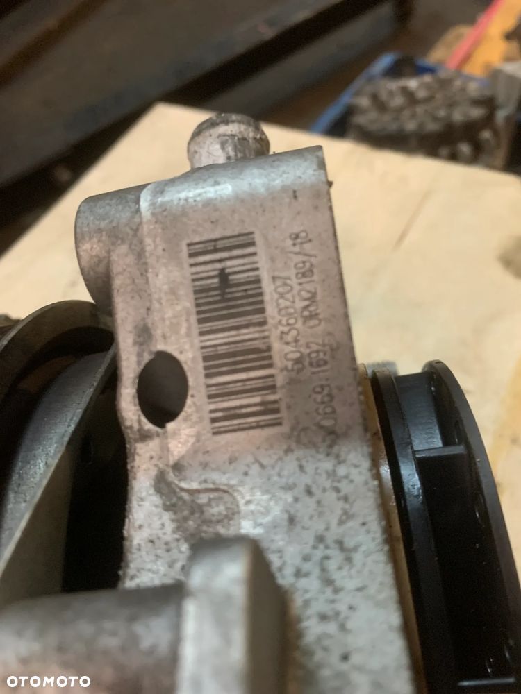 POMPA WODY IVECO DAILY 35S18 504360207 - 2