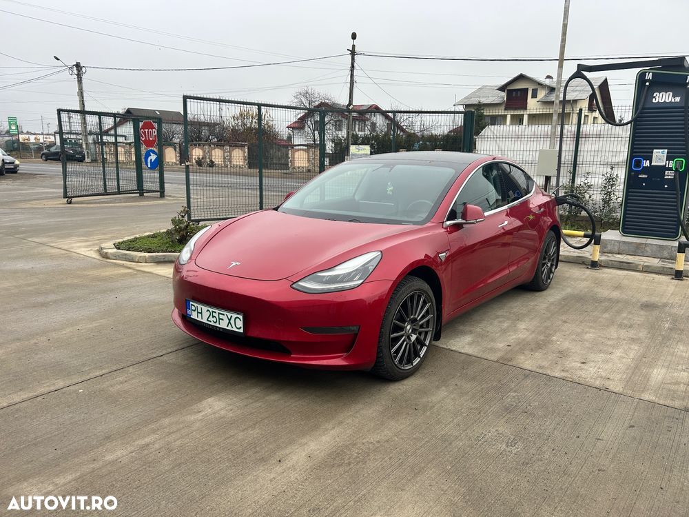 Tesla Model 3 - 1
