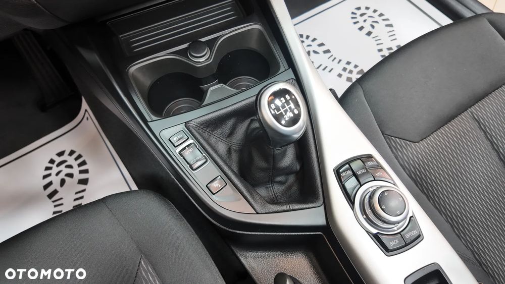 BMW Seria 2 218i Sport Line - 26