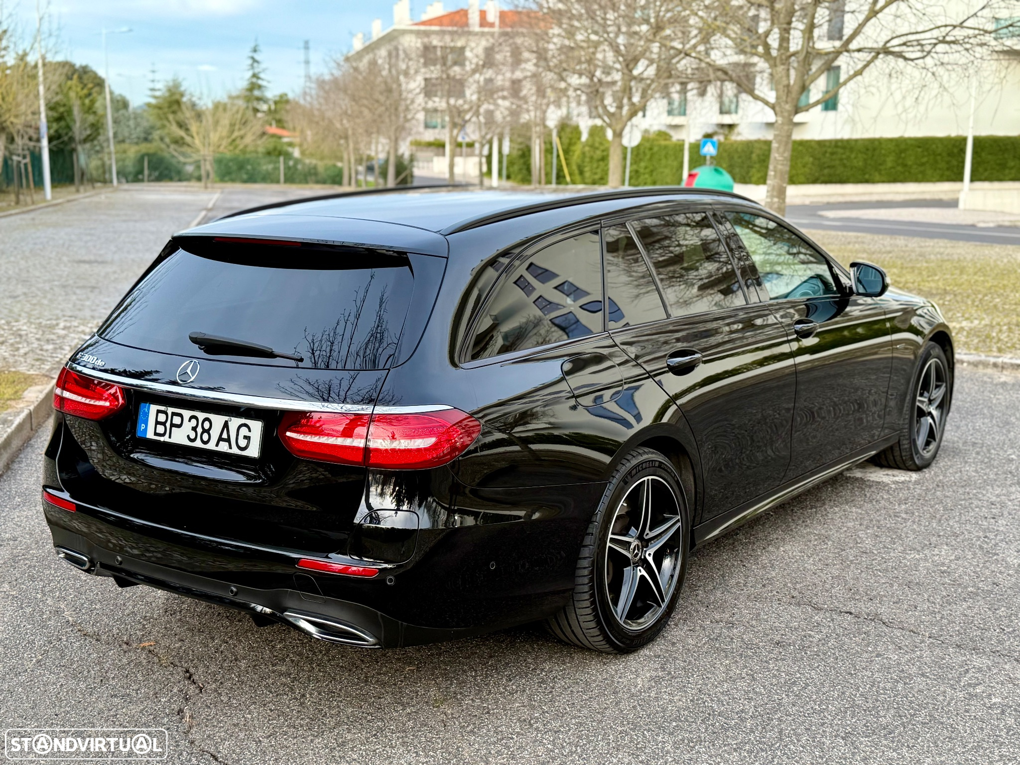 Mercedes-Benz E 300 de AMG Line - 2