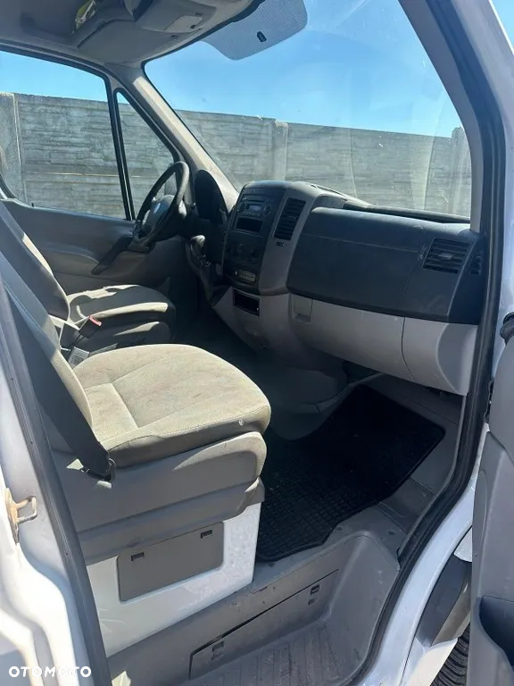 Volkswagen Crafter 2.5 TDI 109 KM Maxi - 8