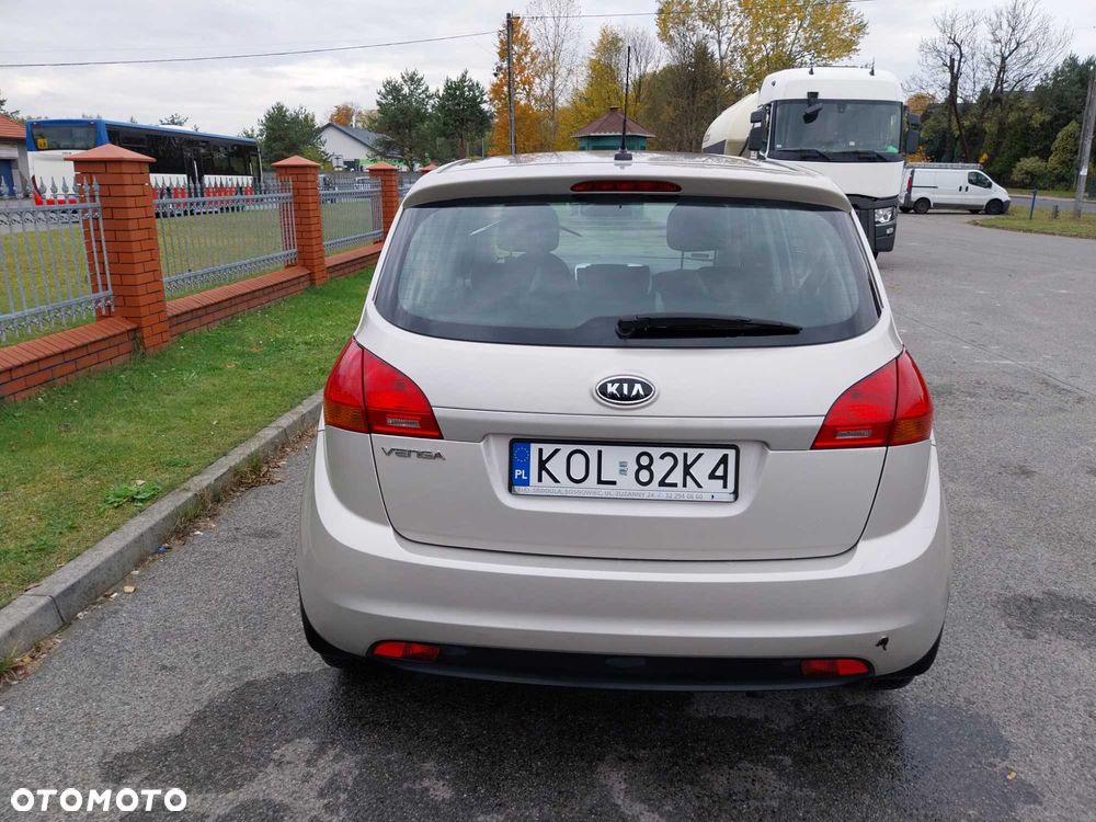 Kia Venga - 3