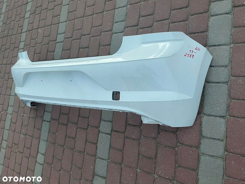 Zderzak tył tylni tylny POLO VI 6 2G 17- 2017  BIAŁY AKRYL bez czujników parkowania OE