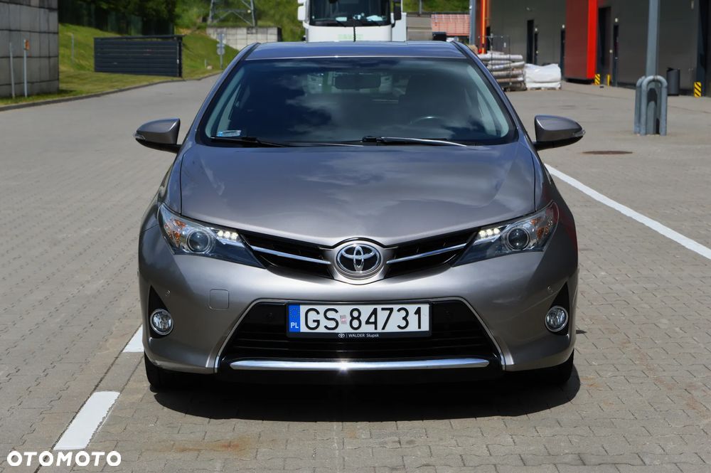 Toyota Auris 1.6 Premium + - 33