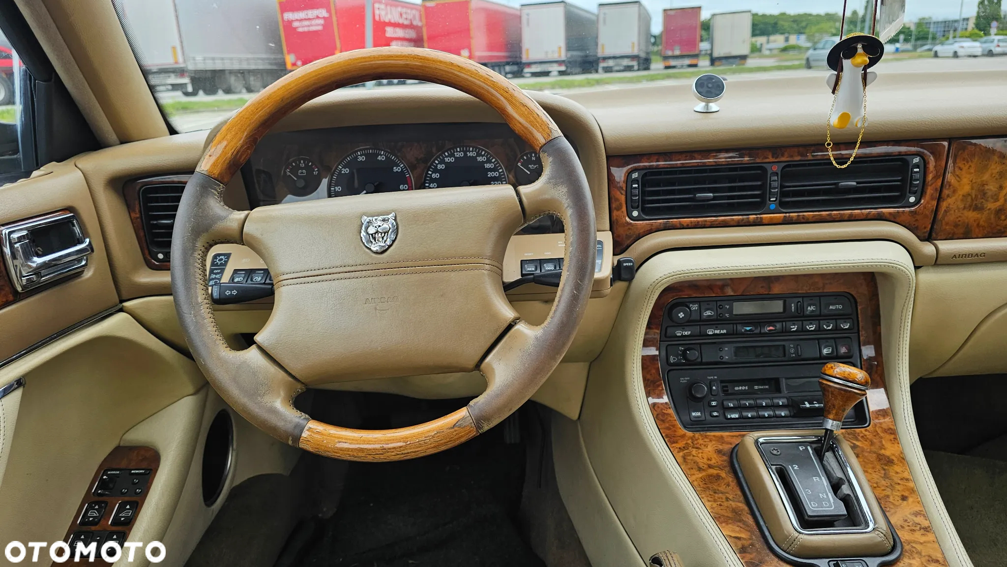 Jaguar XJ - 13