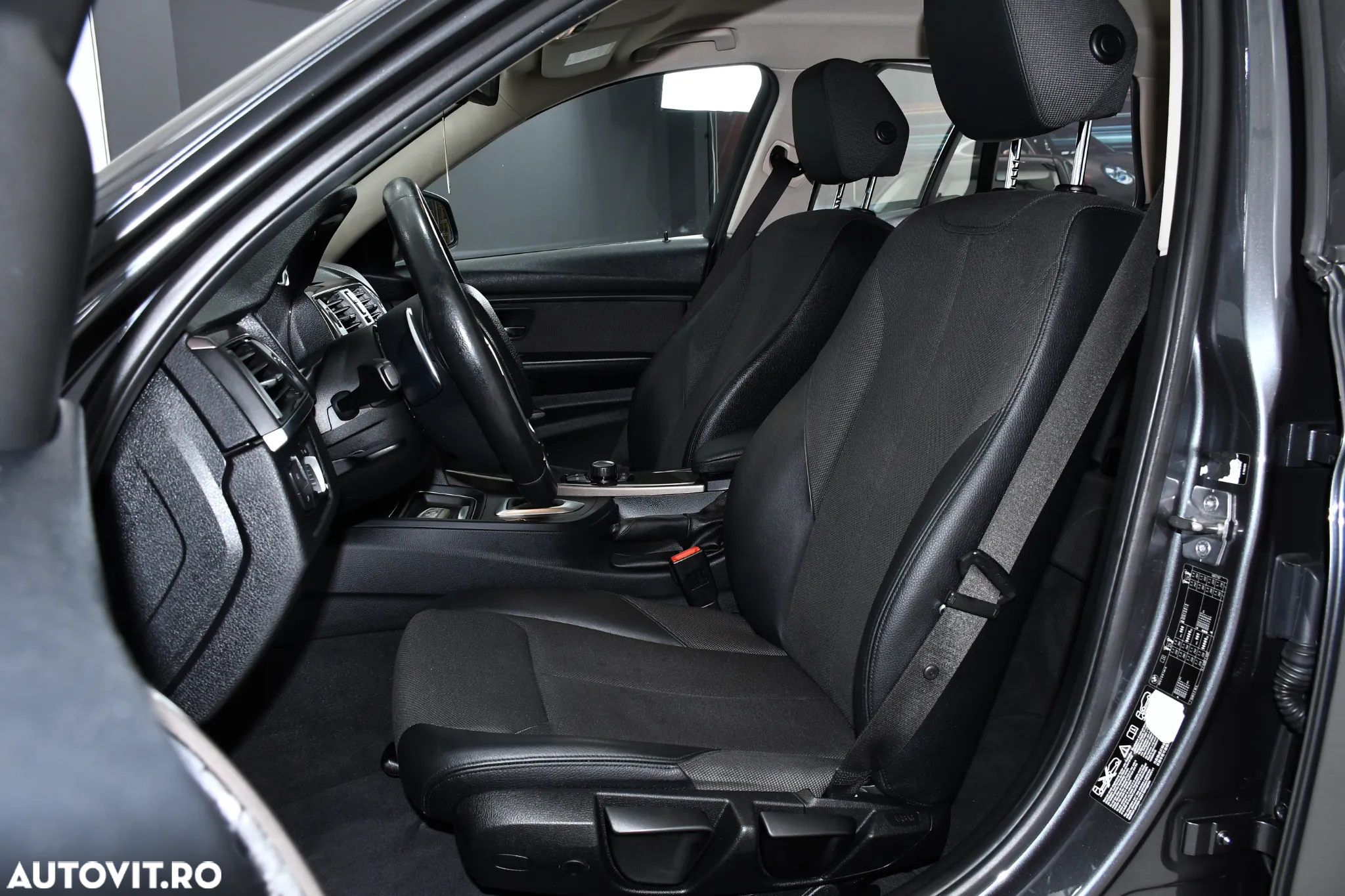 BMW Seria 3 320d Touring xDrive Aut. Modern Line - 16