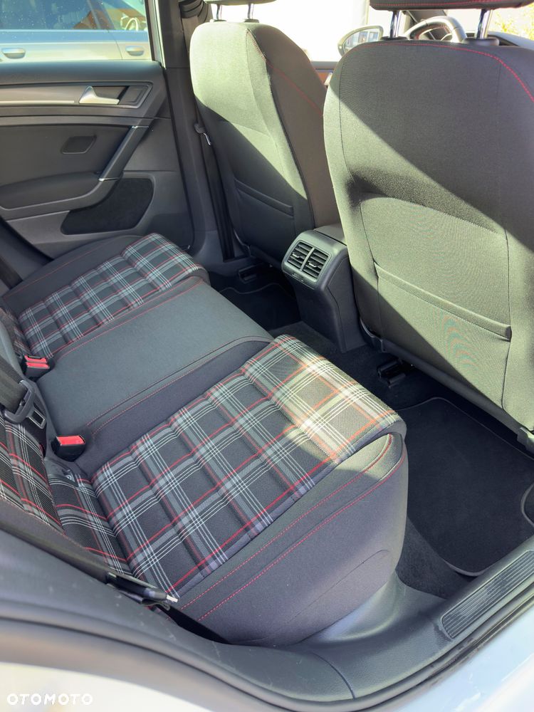 Volkswagen Golf 2.0 TSI BMT GTI Performance DSG - 10