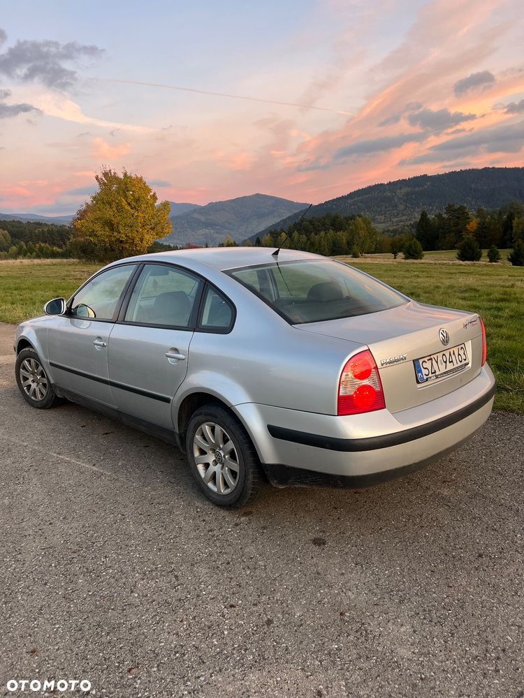 Volkswagen Passat 1.6 Basis - 5