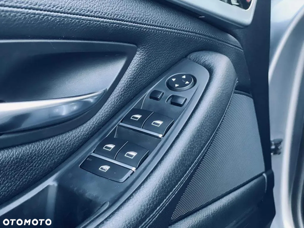 BMW Seria 5 520d Touring - 11