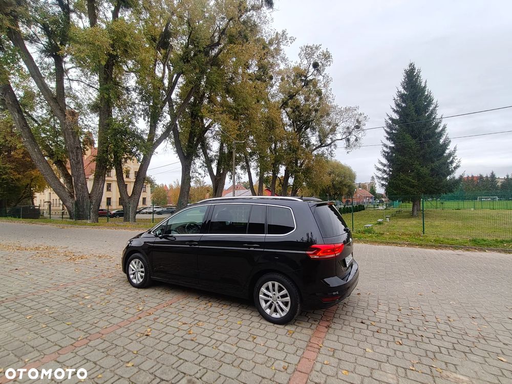 Volkswagen Touran - 3