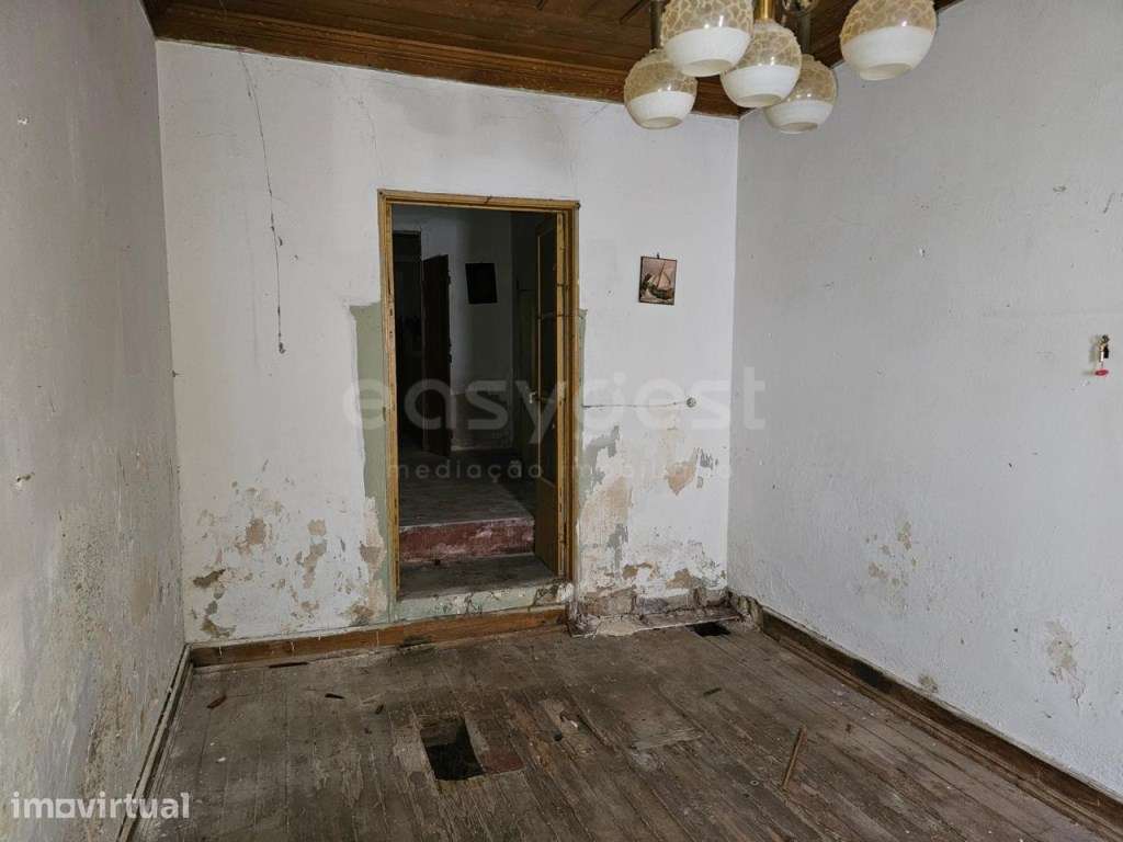 Prédio para reabilitação no Centro de Almodôvar - Grande imagem: 4/39
