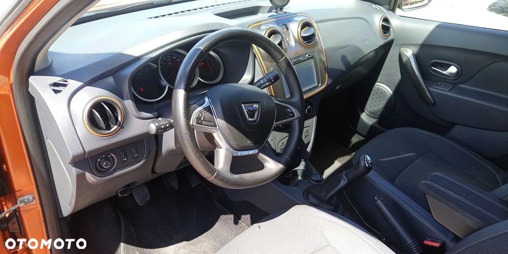 Dacia Sandero Stepway dCi 90 (S&S) Celebration - 9
