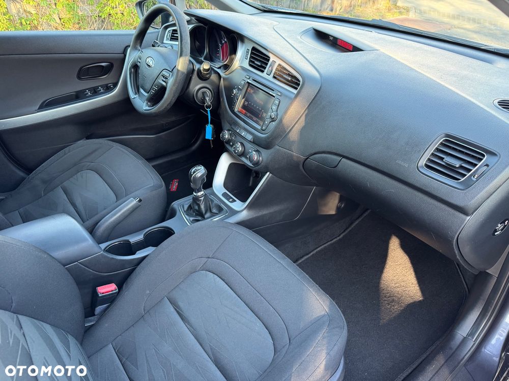 Kia Ceed 1.6 GDI ISG Dream Team Edition - 10