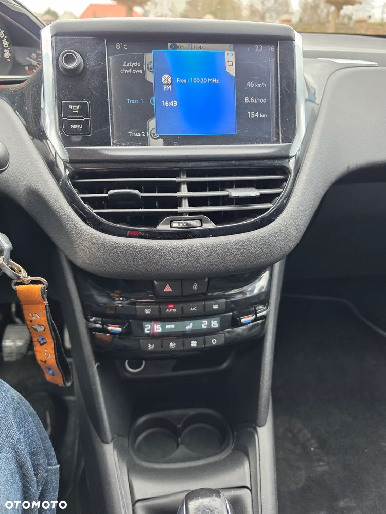 Peugeot 208 120 VTI Allure - 12