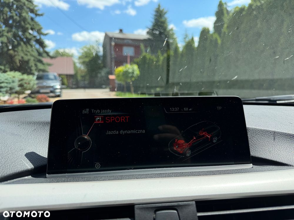 BMW Seria 3 320d Efficient Dynamics Edition Sport Line - 33