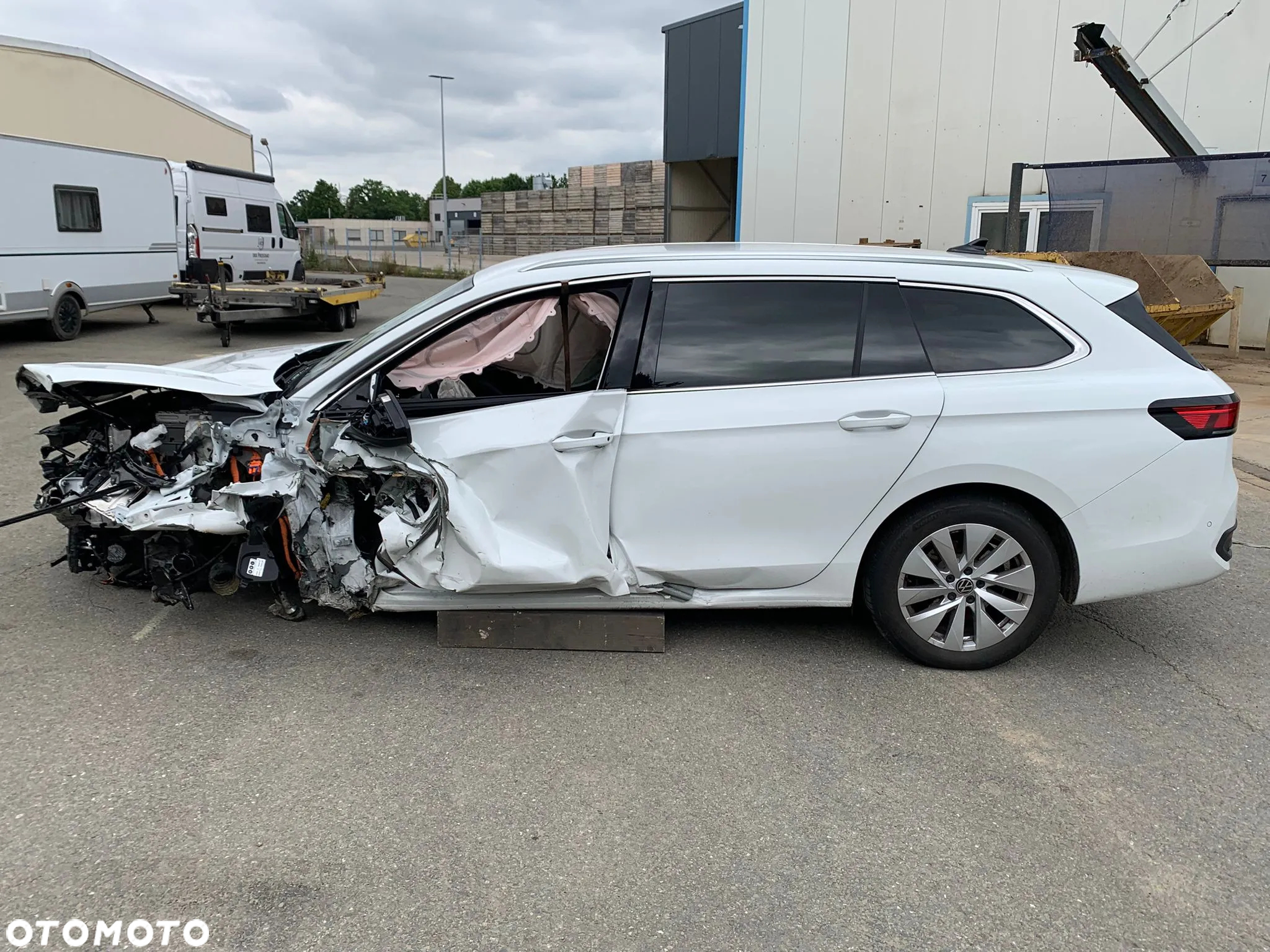 Volkswagen Passat Variant 1.5 e-Hybrid OPF DSG Business - 24