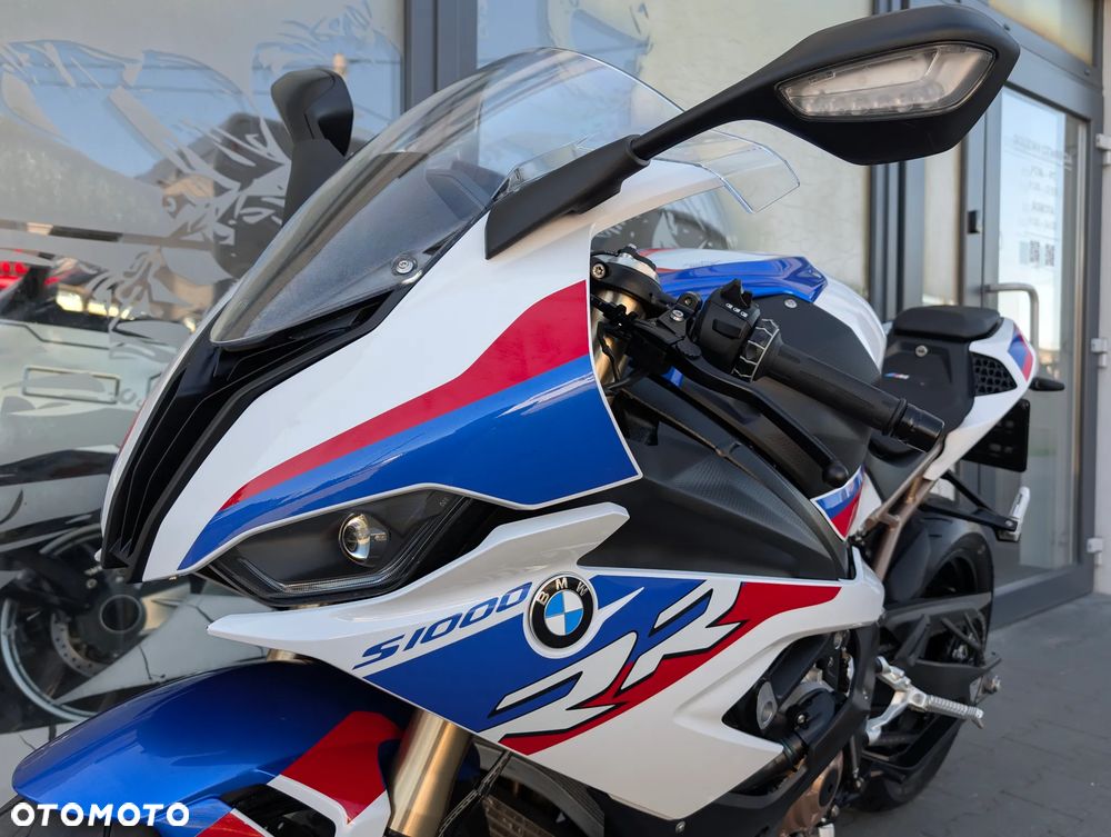 BMW S - 5