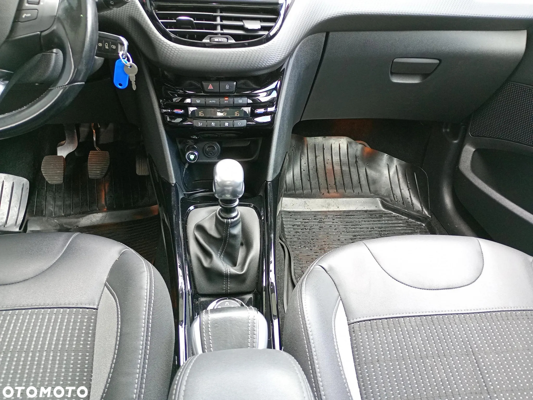 Peugeot 2008 1.2 Pure Tech GPF Allure S&S - 11