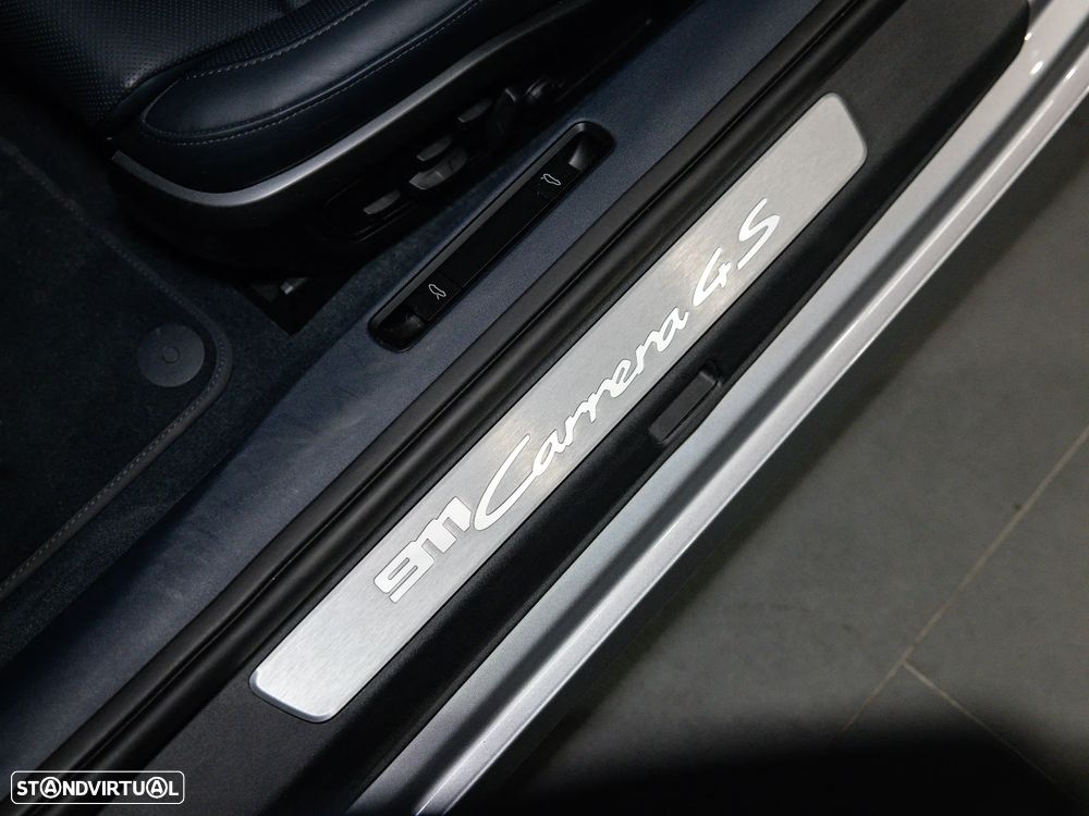 Porsche 911 (992) Carrera 4S PDK - 23