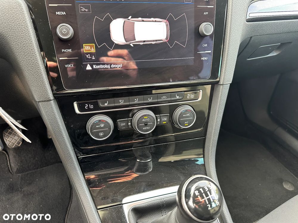Volkswagen Golf - 15