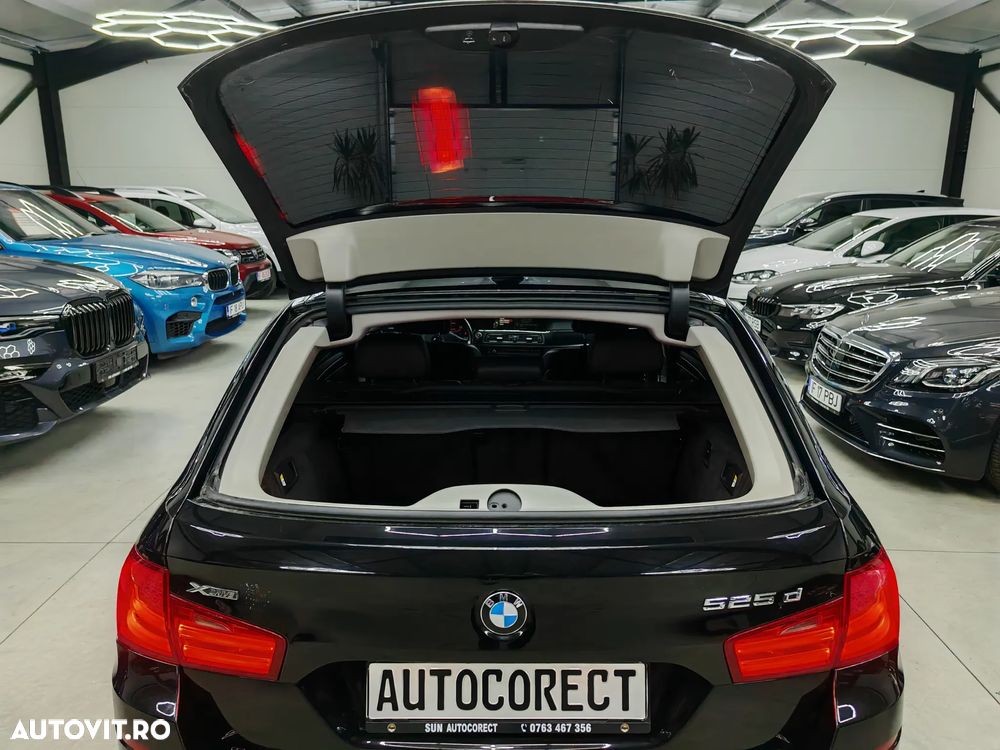 BMW Seria 5 525d xDrive Touring Sport-Aut. - 37