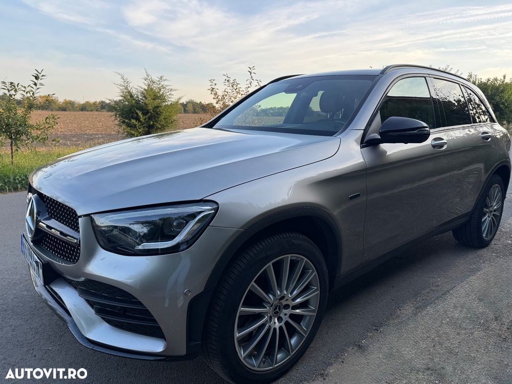 Mercedes-Benz GLC 300 e 4MATIC - 3