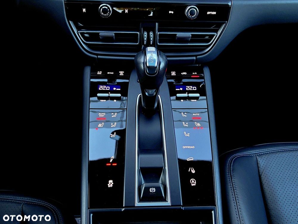 Porsche Macan - 33