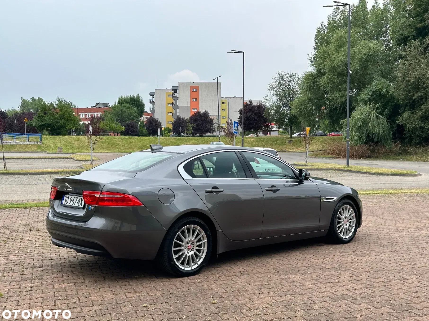 Jaguar XE - 12