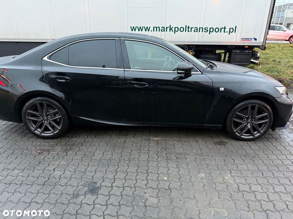 Lexus IS 300h F Sport - 15