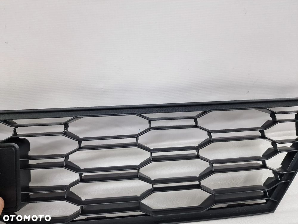 SEAT IBIZA 5 V 16- KRATKA ŚRODKOWA ZDERZAKA PRZEDNIEGO PRZÓD , NR 6F0853667 ,  NR AUKCJI KR341 - 15