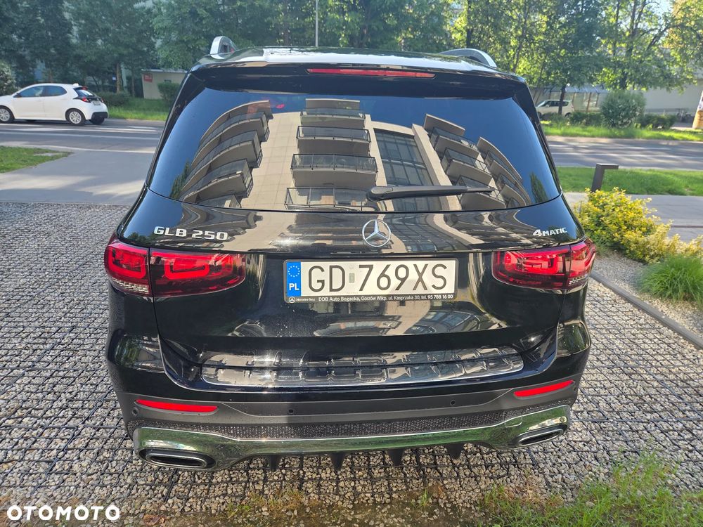 Mercedes-Benz GLB 250 4-Matic AMG Line 8G-DCT - 7