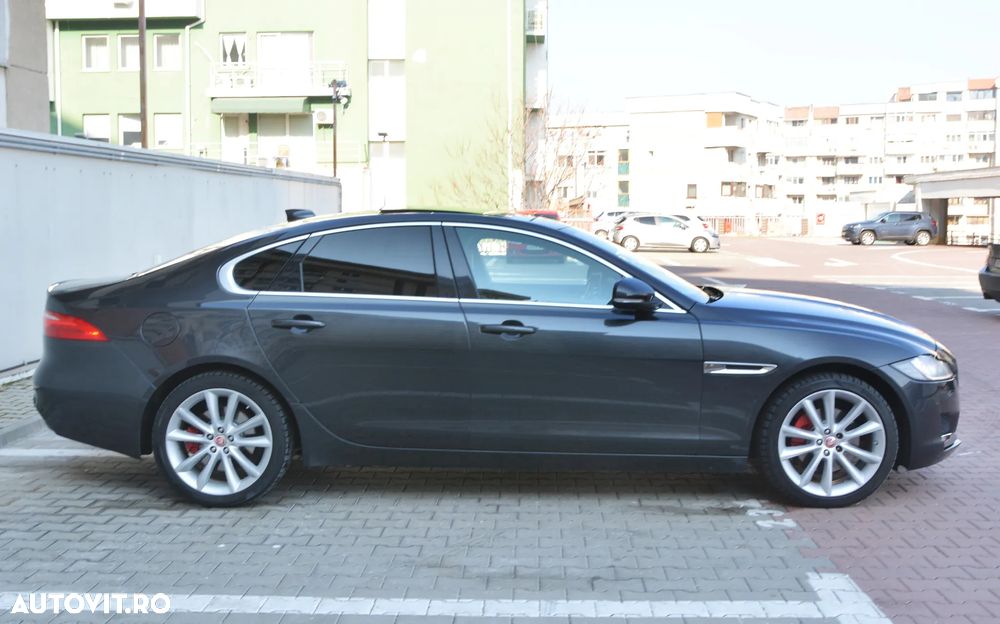 Jaguar XF - 5