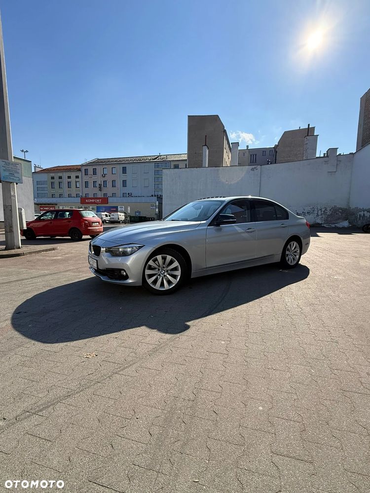 BMW Seria 3 320i xDrive - 12