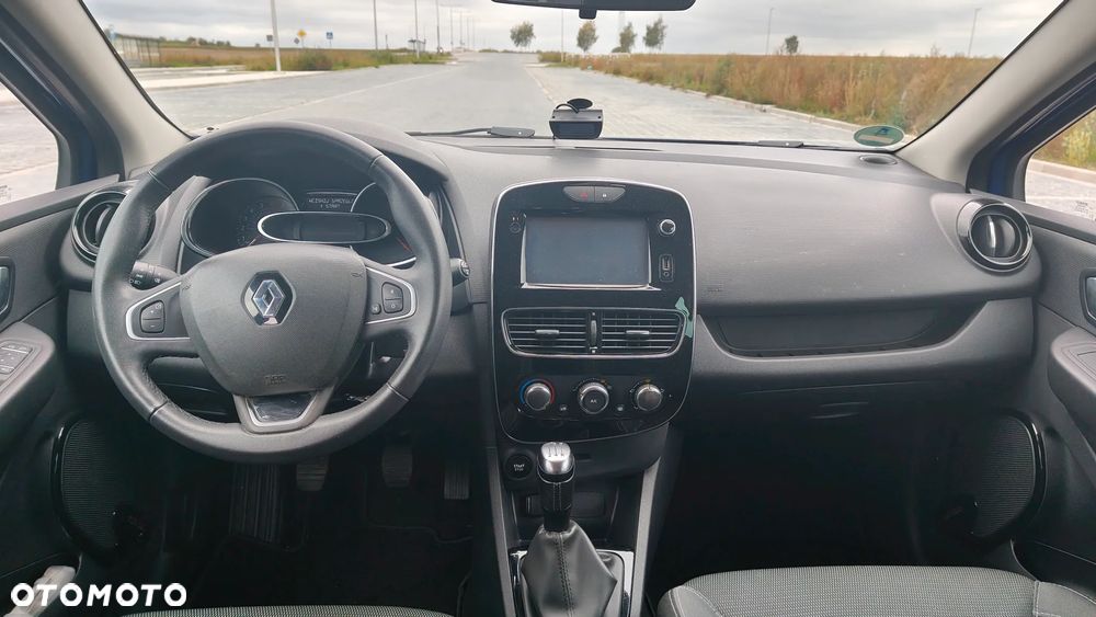 Renault Clio - 11