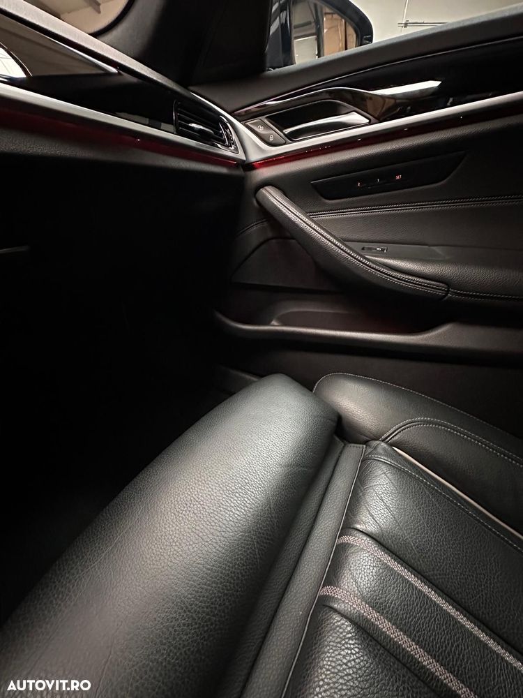 BMW Seria 5 530d xDrive Aut. M Sport Edition - 16