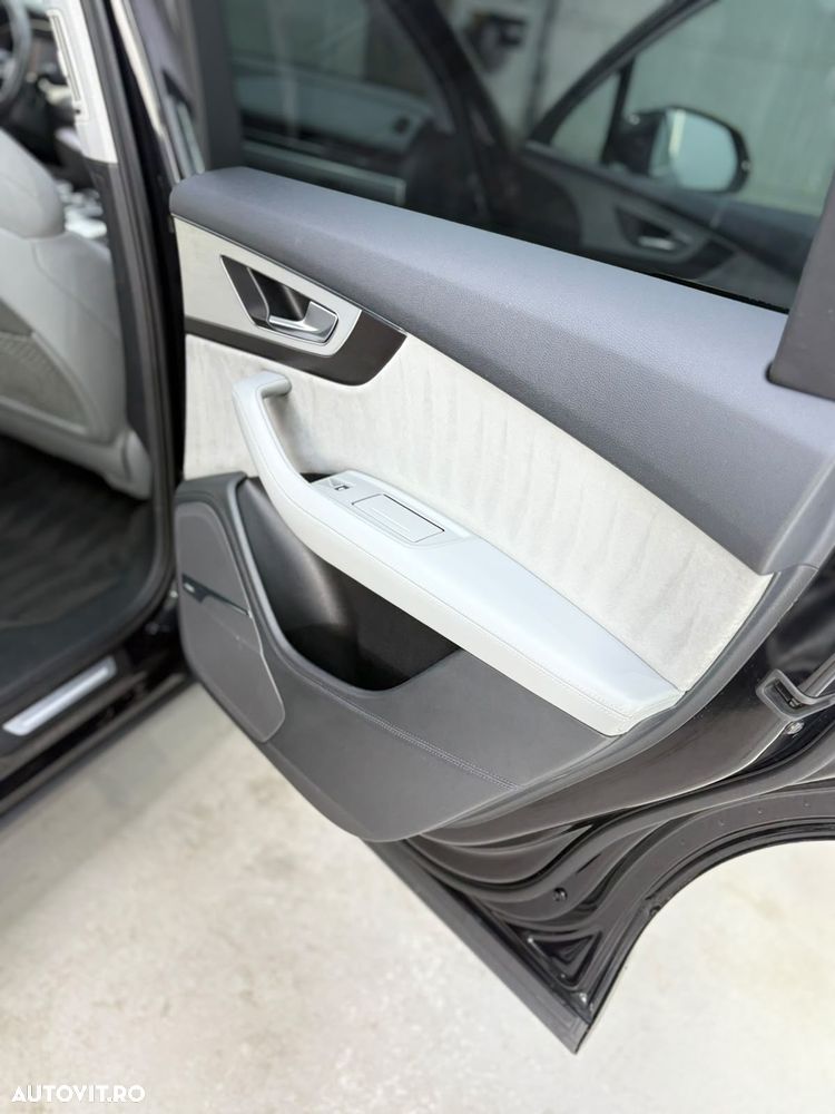 Audi Q7 - 8