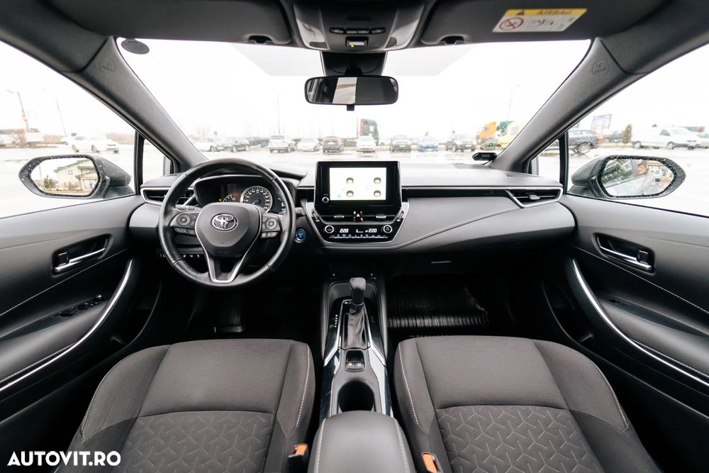 Toyota Corolla 1.8 Hybrid Comfort - 10