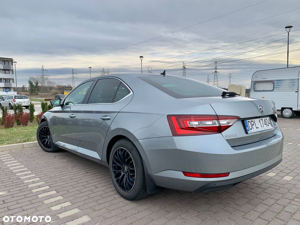 Skoda Superb 2.0 TDI L&K DSG - 7